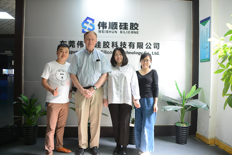 草莓视频黄色在线看美国客户